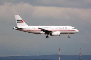 A6-ESH (910) 1999 Airbus A319-133(CJ)