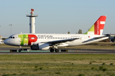 CS-TTH (917) 1998 Airbus A319-111