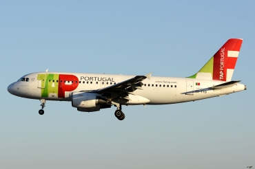 CS-TTO (1127) 1999 Airbus A319-111