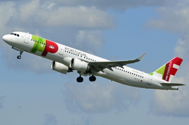 CS-TJI (8270) 2018 Airbus A321-251N
