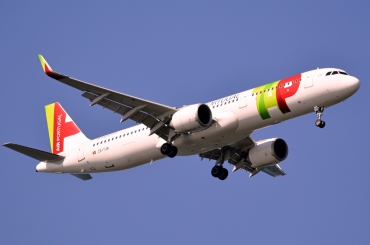 CS-TJN (8318) 2018 Airbus A321-251N