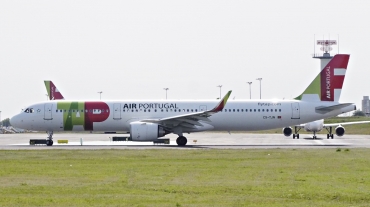 CS-TJN (8318) 2018 Airbus A321-251N