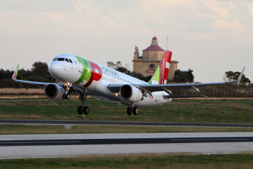 CS-TNU (4106) 2009 Airbus A320-214