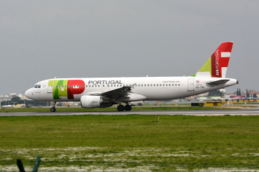 CS-TNX (2822) 2006 Airbus A320-214