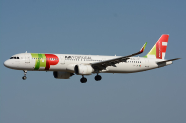 CS-TJN (8318) 2018 Airbus A321-251N