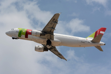 CS-TNM (1799) 2002 Airbus A320-214