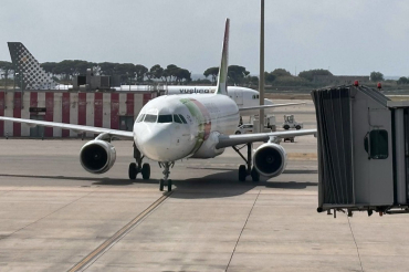 CS-TNS · Airbus A320-214(WL) · (BCN / LEBL)