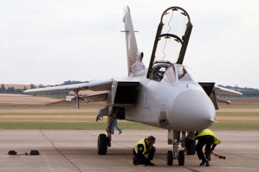 ZE889 · Panavia Tornado F.3 · (EGSU)
