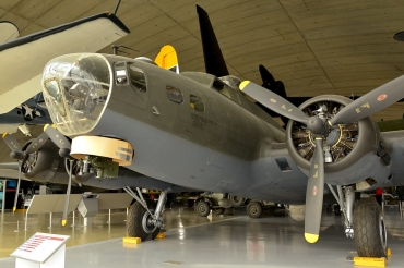 44-83735, (cn 32376), Boeing B-17G Flying Fortress (299P)