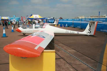 ZE530 / VS · Grob G.103 Viking T.1 · (FFD / EGVA)