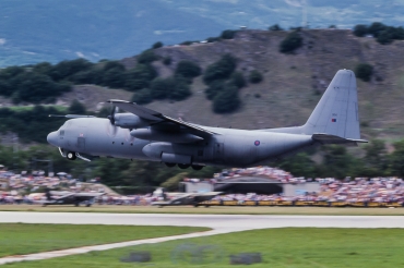 XV304 (382-4272) 1967 Lockheed Hercules C.3A