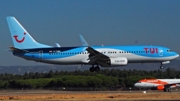 G-TAWA (37264) 2012 Boeing 737-8K5 WL