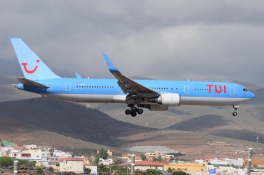 G-OBYK (29617) 1999 Boeing 767-38A(ER)(WL)