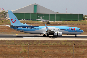 G-FDZT · Boeing 737-8K5(WL) · (MLA / LMML)