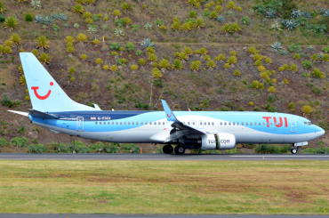 G-FDZX (37258) 2011 Boeing 737-8K5(WL)