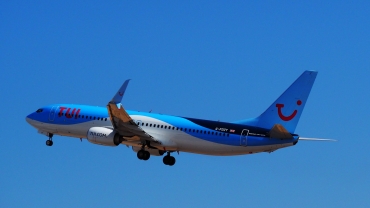 G-FDZY (037261) Boeing 737-8K5