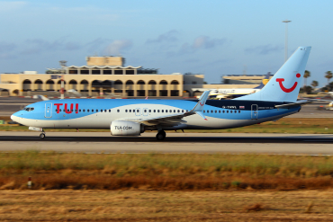 G-TAWL (37243) 2012 Boeing 737-8K5(WL)