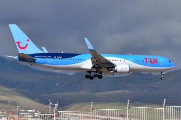 G-OBYF (28208) 1998 Boeing 767-304 ER WL