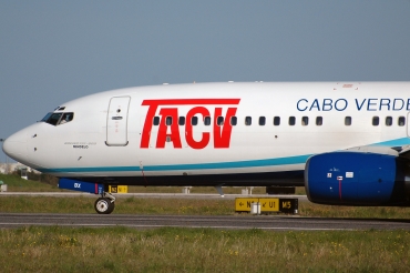 D4-CBX (30039) 2000 Boeing 737-8Q8(WL)