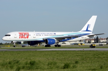 D4-CBP (30045) 2001 Boeing 757-2Q8