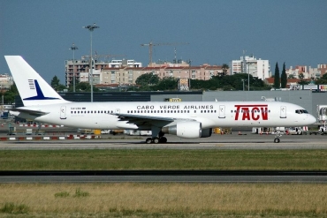 D4-CBG (27599) 1996 Boeing 757-2Q8
