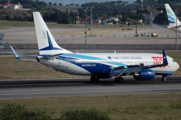 D4-CBY (30675) 2001 Boeing 737-83N(WL)