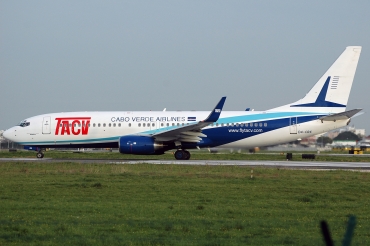 D4-CBX (30039) 2000 Boeing 737-8Q8(WL)