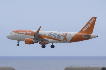 OE-IZQ (6877) 2015 Airbus A320-214(WL)