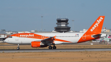 OE-IZD (4581) 2011 Airbus A320-214