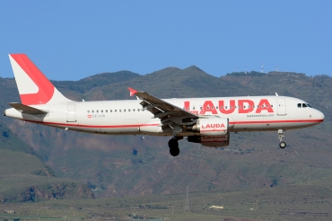 OE-LOA (3147) 2007 Airbus A320-214