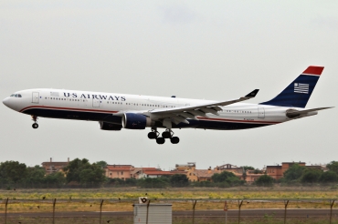 N270AY (315) 2000 Airbus A330-323
