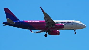 G-WUKE (8327) 2018 Airbus A320-232 WL