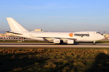 TF-AKD (30760) 2000 Boeing 747-409F
