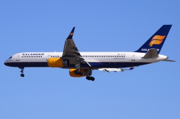 TF-FIP (30423) 2000 Boeing 757-208(WL)