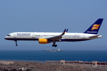TF-FIA (29310) 2000 Boeing 757-256(WL)