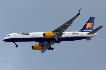 TF-FIA (29310) 2000 Boeing 757-256(WL)