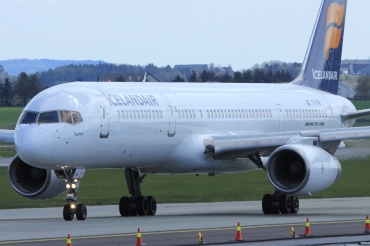 TF-FIW (24838) 1990 Boeing 757-27B