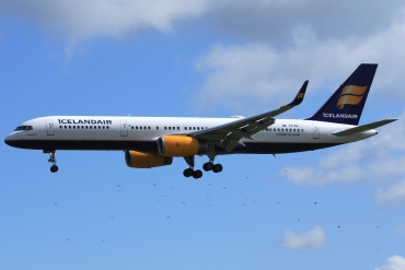 TF-ISL · Boeing 757-223(WL) · (SVG / ENZV)