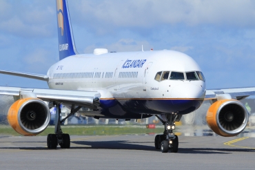 TF-ISL · Boeing 757-223(WL) · (SVG / ENZV)