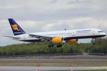 TF-FII (24760) 1990 Boeing 757-208(WL)