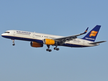TF-ISK (24606) 1991 Boeing 757-223(WL)