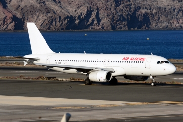 LY-VEO (558) 1995 Airbus A320-233