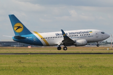 UR-GAT (25237) 1993 Boeing 737-528(WL)