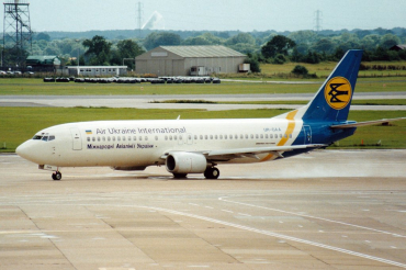UR-GAA (26069) 1992 Boeing 737-4Y0