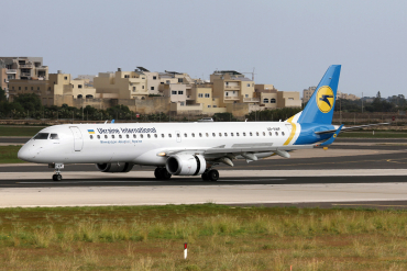 UR-EMF (19000069) Embraer 190-200LR