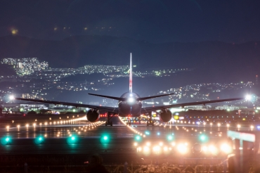 JA010D (27642) 1999 Boeing 777-289