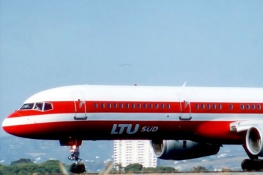 D-AMUV (23928) 1987 Boeing 757-2G5