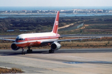 D-AMUV (23928) 1987 Boeing 757-2G5