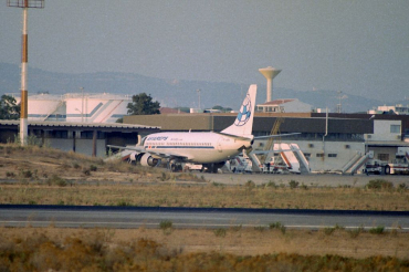 TF-ABK (23922) 1988 Boeing 737-3Y0