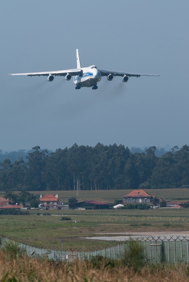 RA-82079 (9773052062157) 2000 Antonov An-124-100